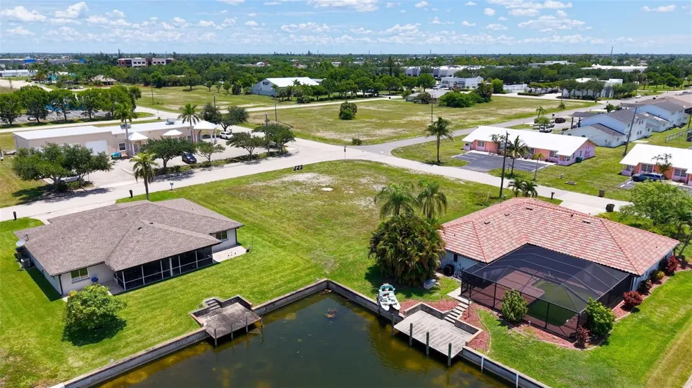 304 SW 3RD PLACE Cape Coral, FL 33991