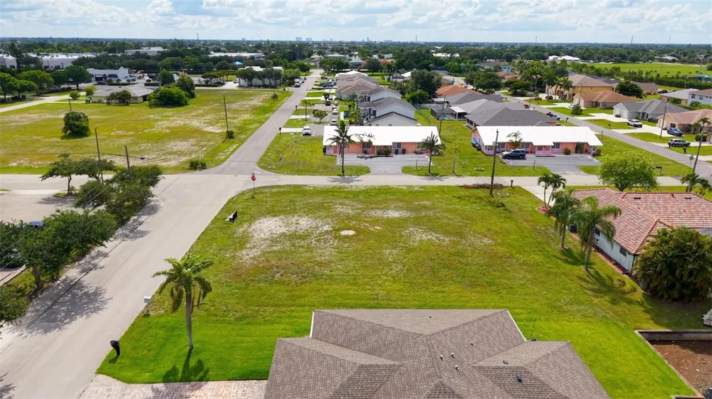 304 SW 3RD PLACE Cape Coral, FL 33991