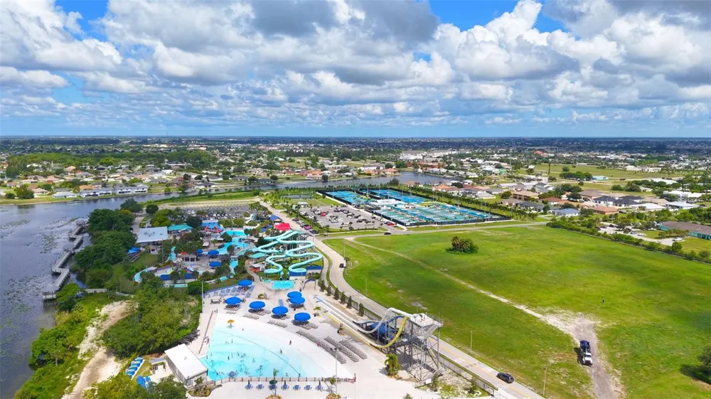 304 SW 3RD PLACE Cape Coral, FL 33991
