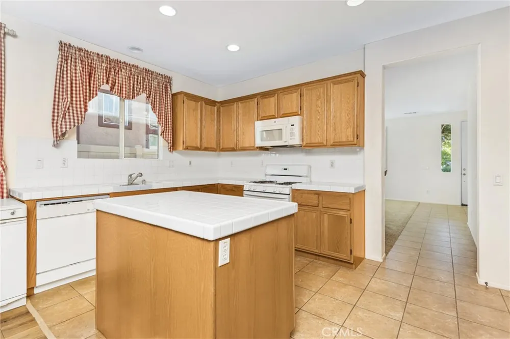 34301 Sherwood Yucaipa, CA 92399