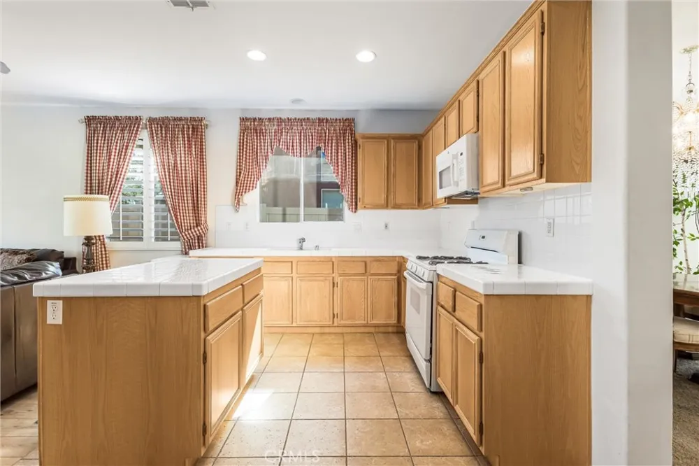 34301 Sherwood Yucaipa, CA 92399