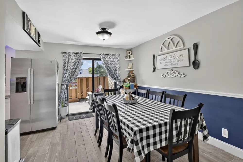 124 Wimbledon Lake Drive Plantation, FL 33324