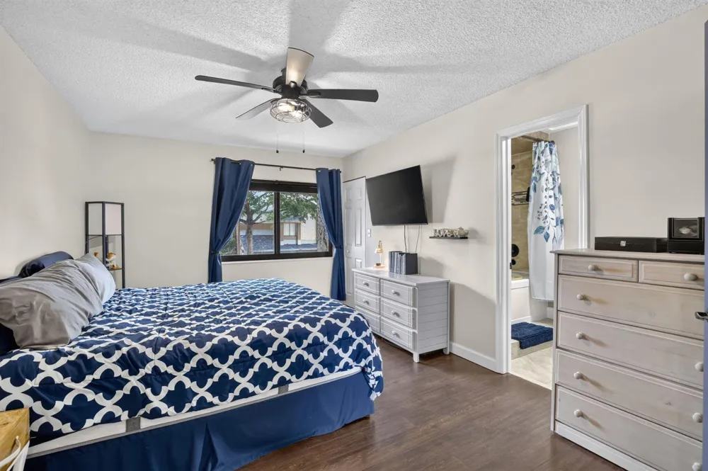 124 Wimbledon Lake Drive Plantation, FL 33324