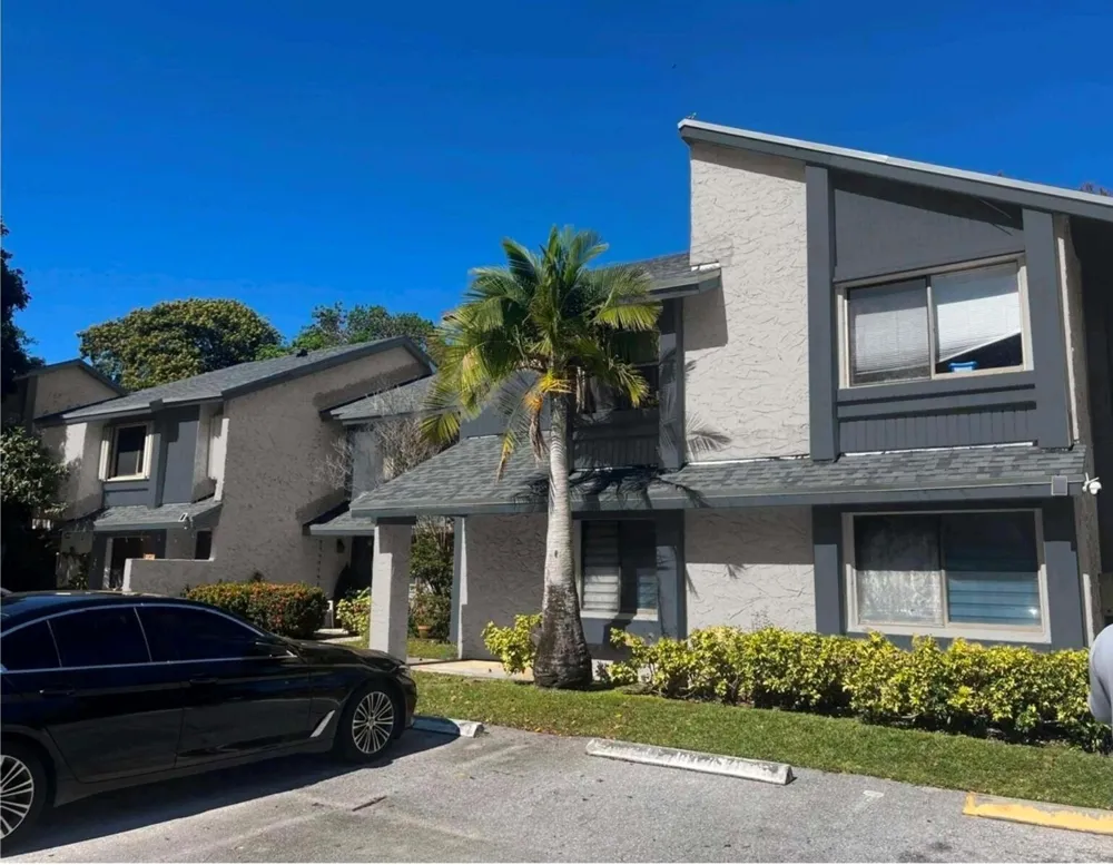 124 Wimbledon Lake Drive Plantation, FL 33324