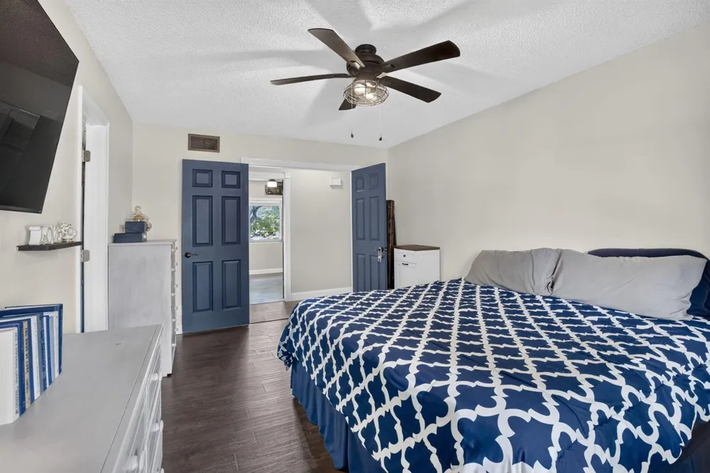 124 Wimbledon Lake Drive Plantation, FL 33324
