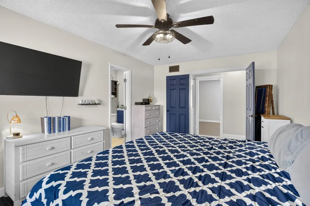 124 Wimbledon Lake Drive Plantation, FL 33324
