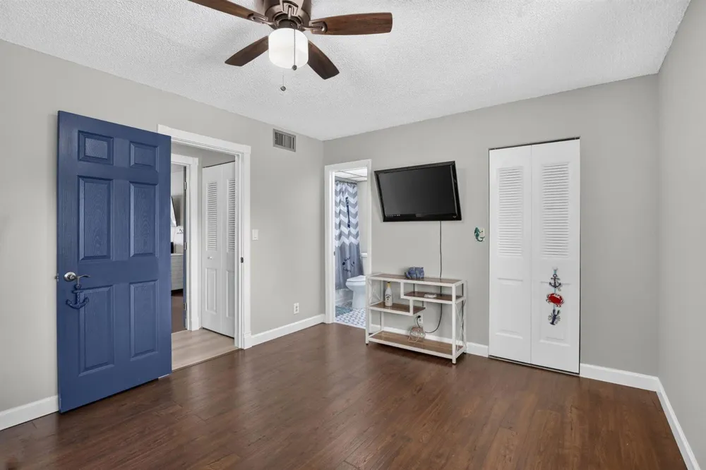 124 Wimbledon Lake Drive Plantation, FL 33324