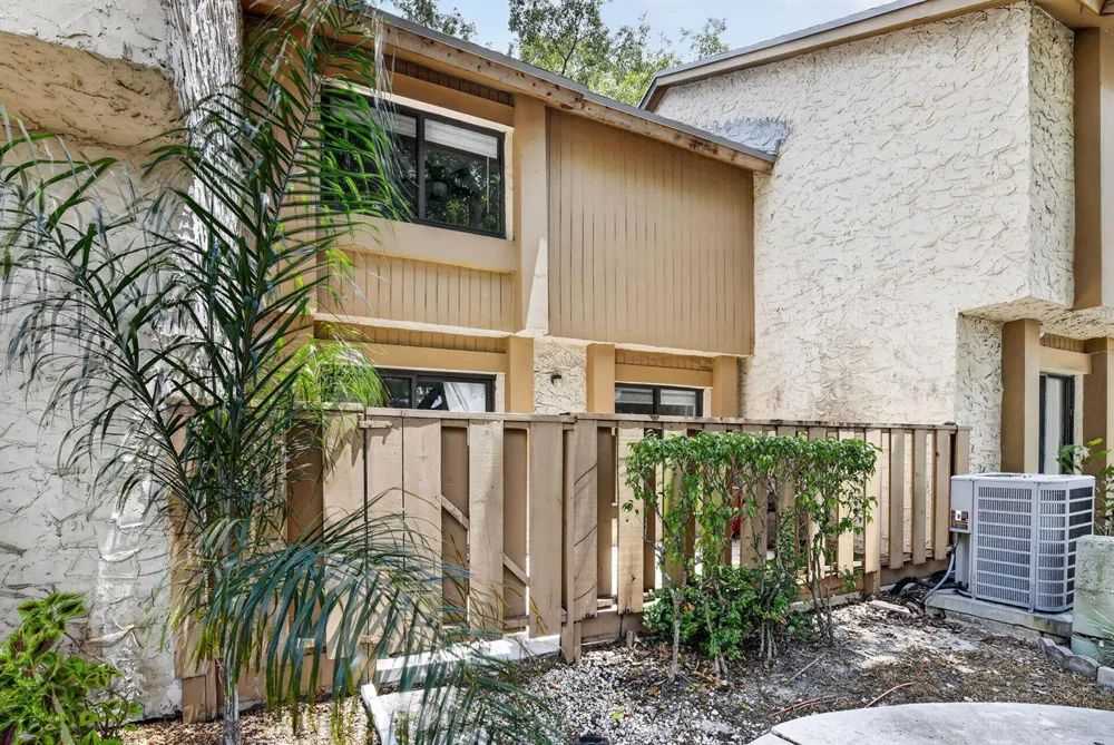 124 Wimbledon Lake Drive Plantation, FL 33324