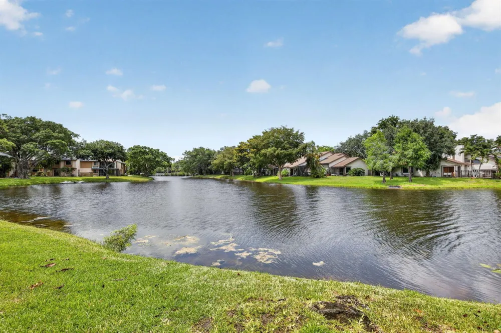 124 Wimbledon Lake Drive Plantation, FL 33324