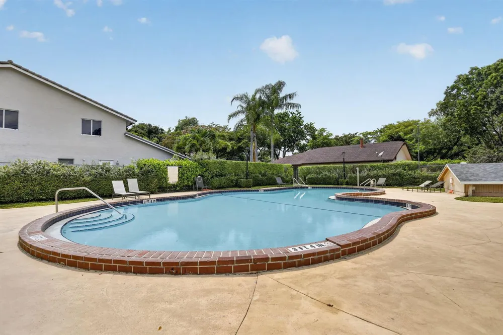 124 Wimbledon Lake Drive Plantation, FL 33324