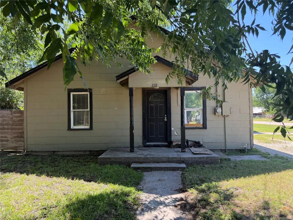 222 Cherry Street Clyde, TX 79510