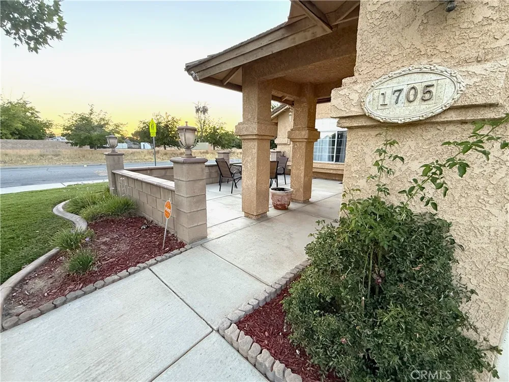 1705 Lightcap Street Lancaster, CA 93535