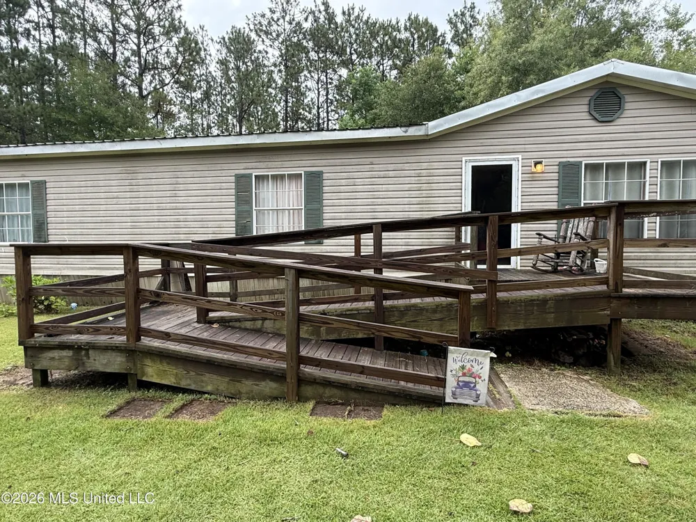 808 W Mchenry Road McHenry, MS 39561