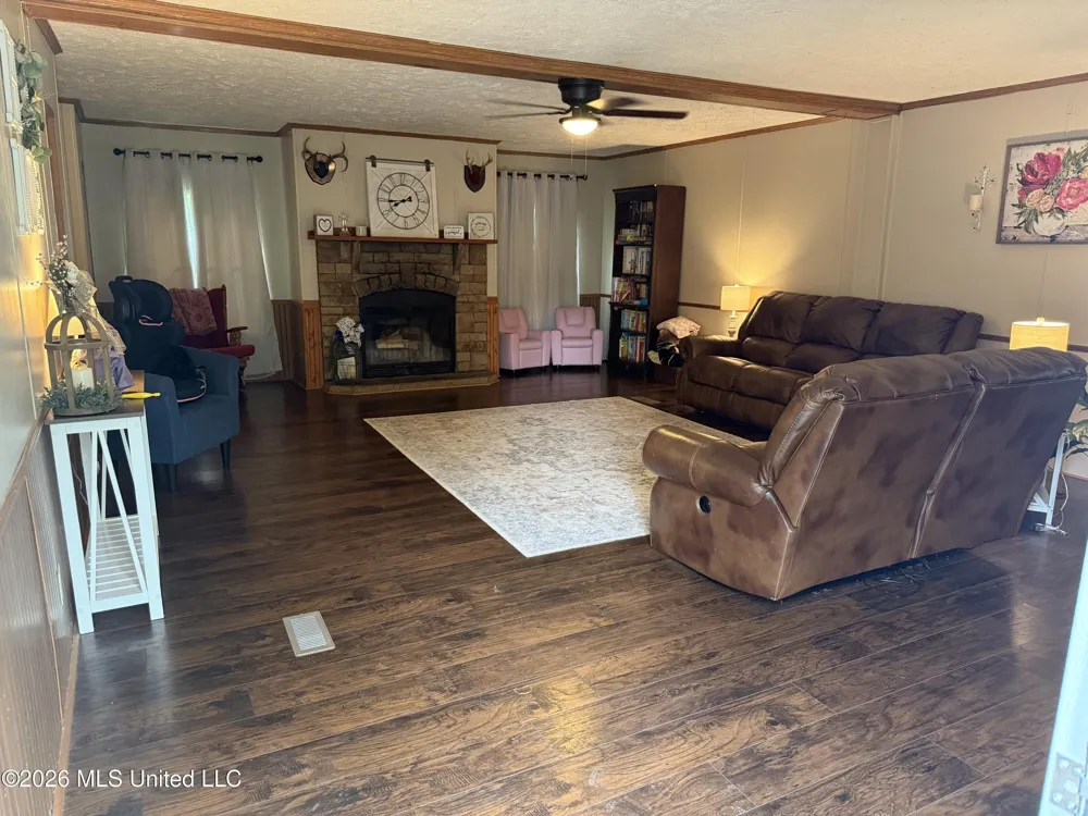 808 W Mchenry Road McHenry, MS 39561