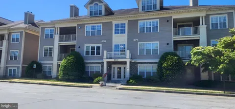 8907 STONE CREEK PLACE #201