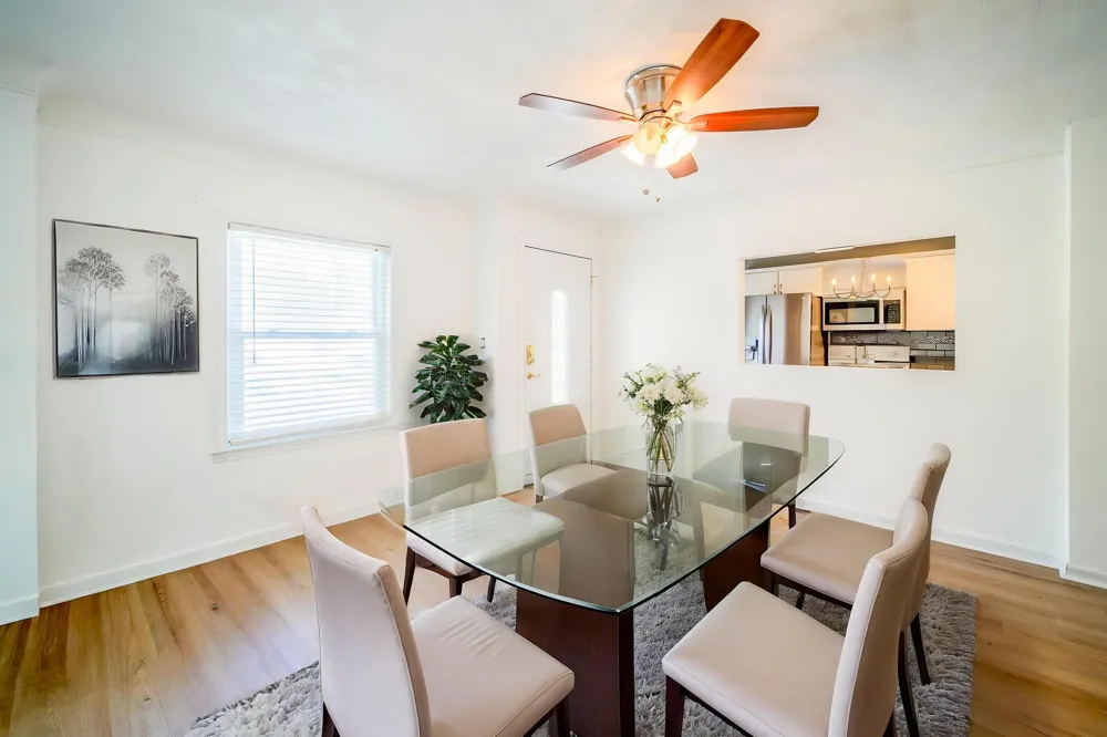 6027 Kim Avenue Allen Park, MI 48101