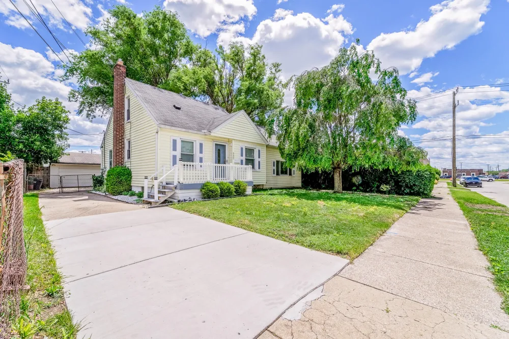 6027 Kim Avenue Allen Park, MI 48101