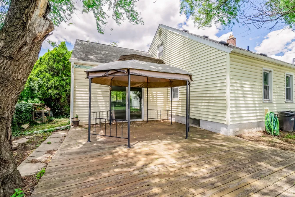 6027 Kim Avenue Allen Park, MI 48101