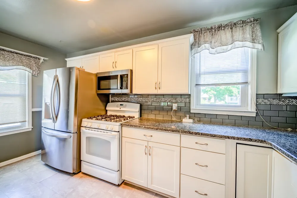 6027 Kim Avenue Allen Park, MI 48101