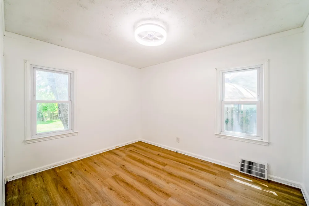 6027 Kim Avenue Allen Park, MI 48101