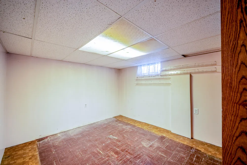 6027 Kim Avenue Allen Park, MI 48101