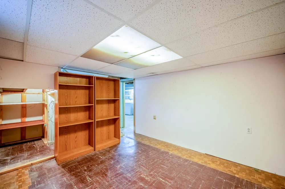 6027 Kim Avenue Allen Park, MI 48101