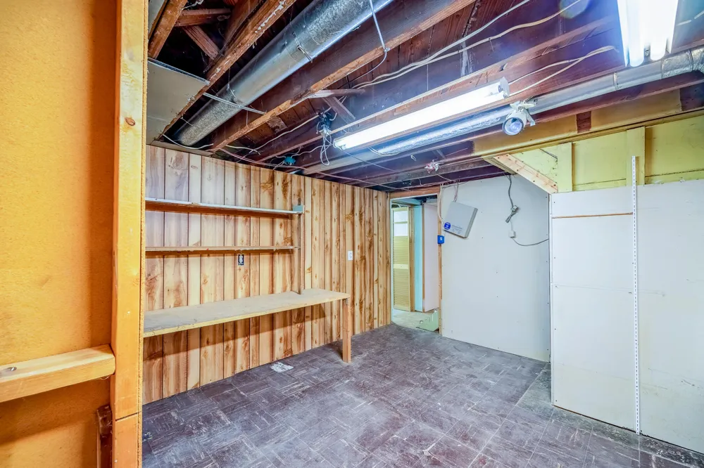 6027 Kim Avenue Allen Park, MI 48101
