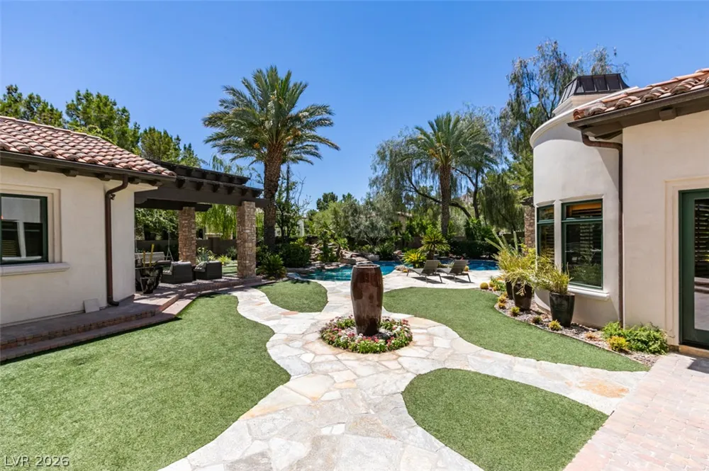 21 Olympia Hills Circle Las Vegas, NV 89141