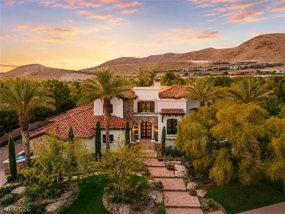 21 Olympia Hills Circle Las Vegas, NV 89141