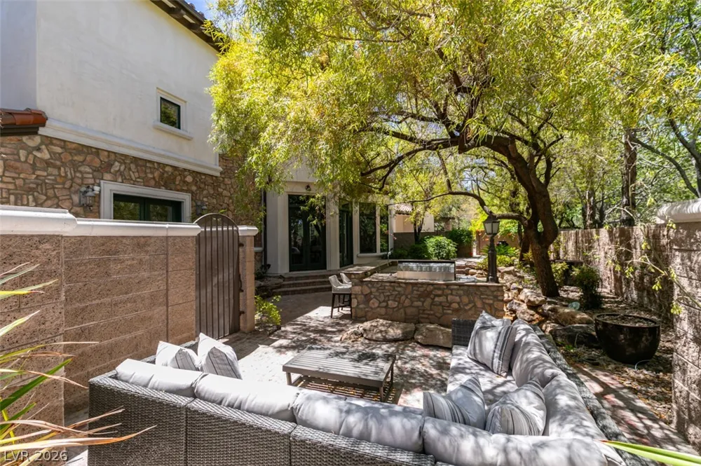 21 Olympia Hills Circle Las Vegas, NV 89141