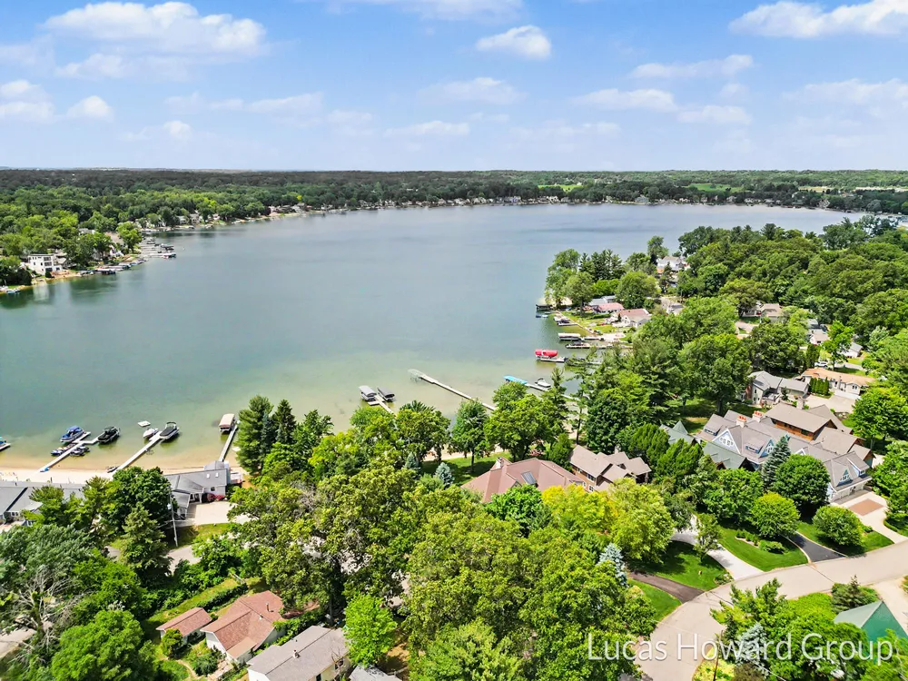 8750 Narnia Trail NE Cannon Township, MI 49341