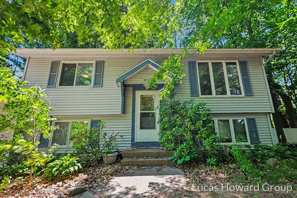 8750 Narnia Trail NE Cannon Township, MI 49341