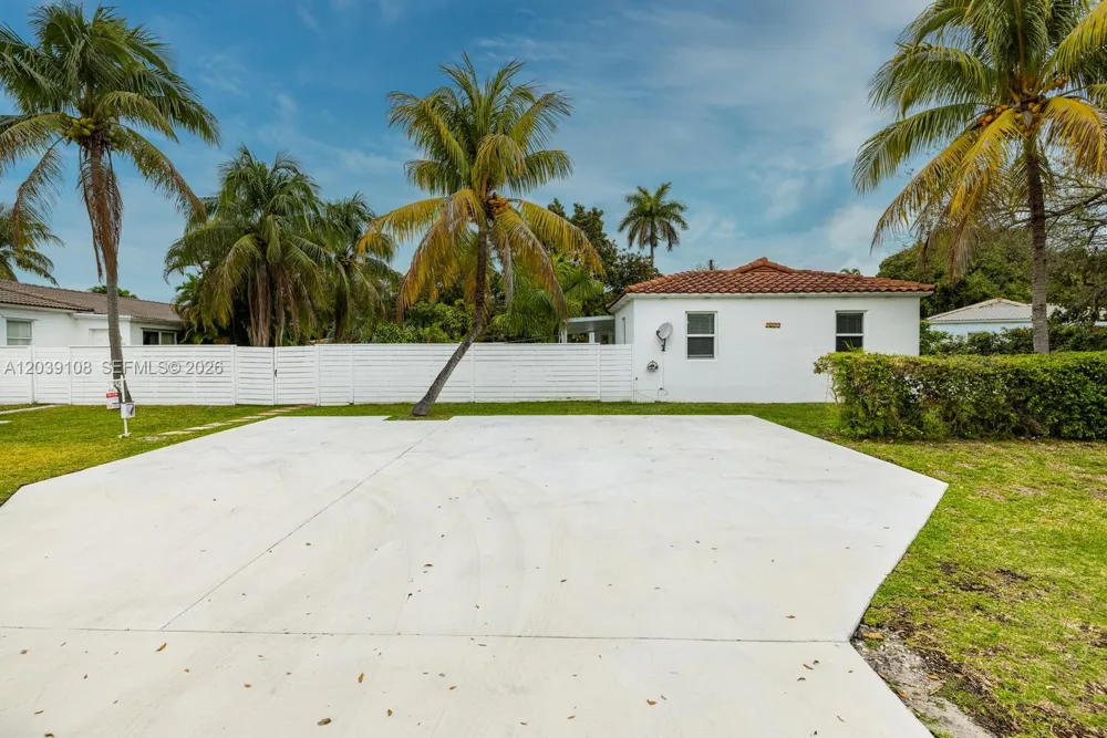 1029 NE 113 St #South Biscayne Park, FL 33161