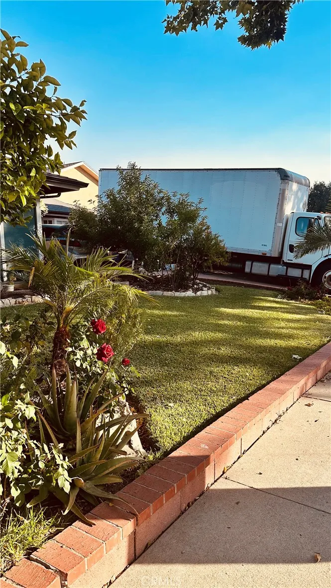 11666 Remington Sylmar, CA 91342