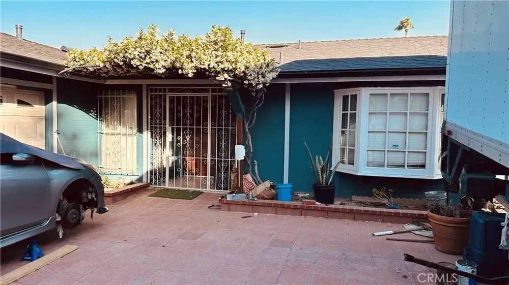 11666 Remington Sylmar, CA 91342