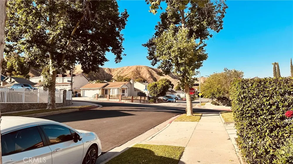 11666 Remington Sylmar, CA 91342