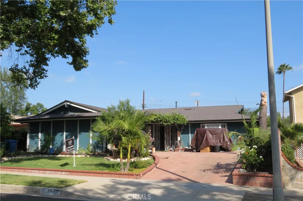 11666 Remington Sylmar, CA 91342