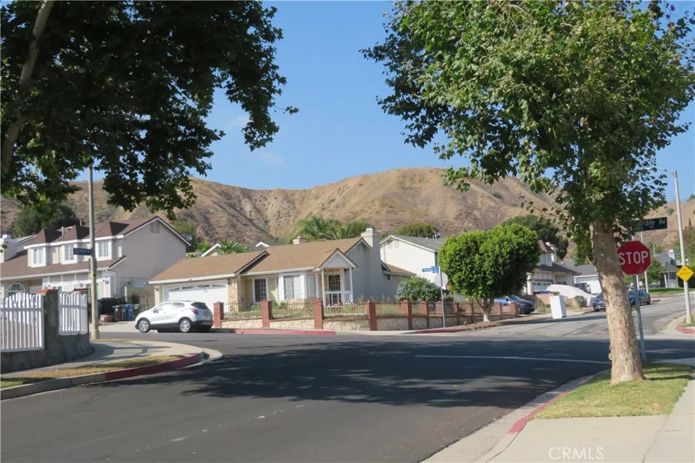 11666 Remington Sylmar, CA 91342