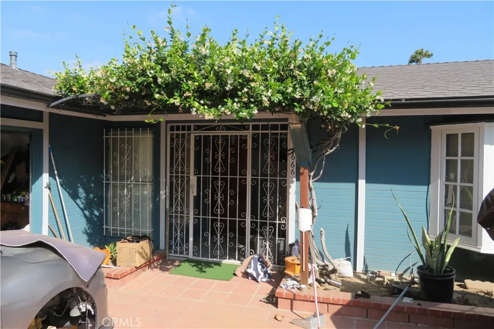 11666 Remington Sylmar, CA 91342