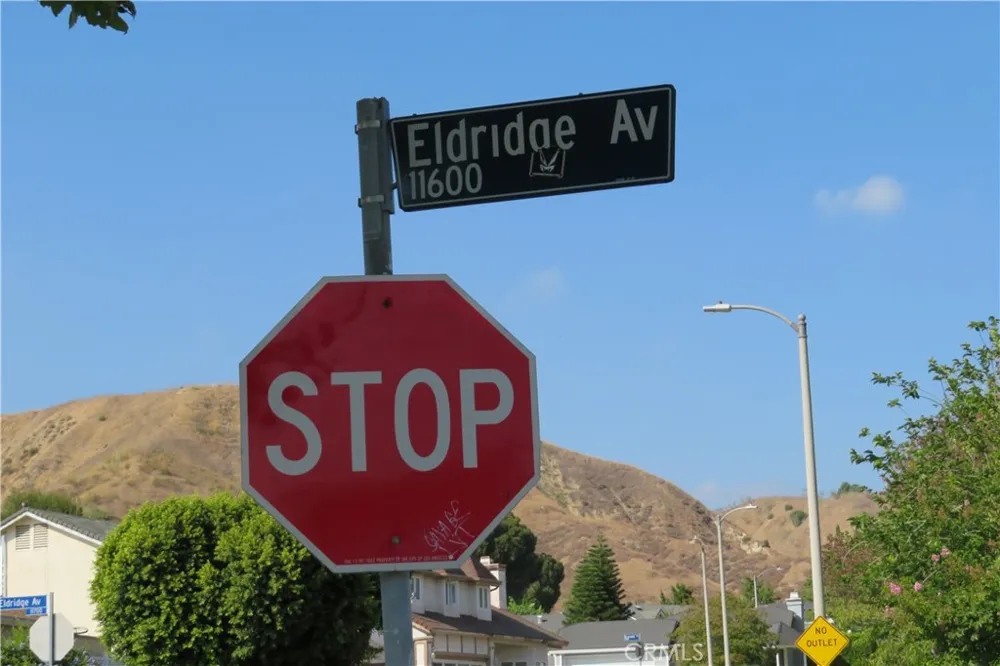 11666 Remington Sylmar, CA 91342