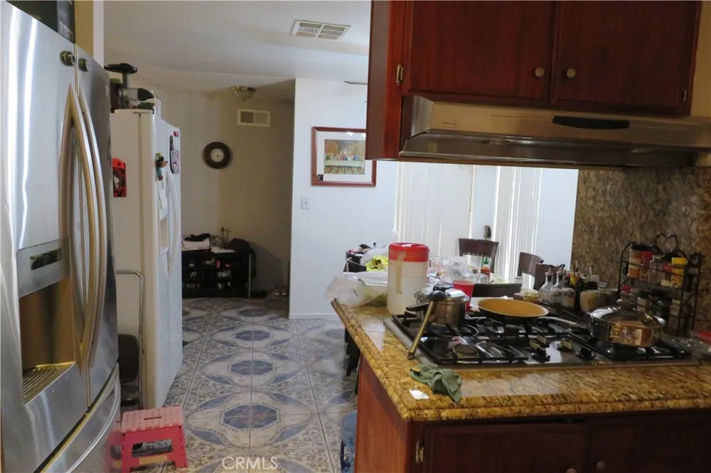 11666 Remington Sylmar, CA 91342