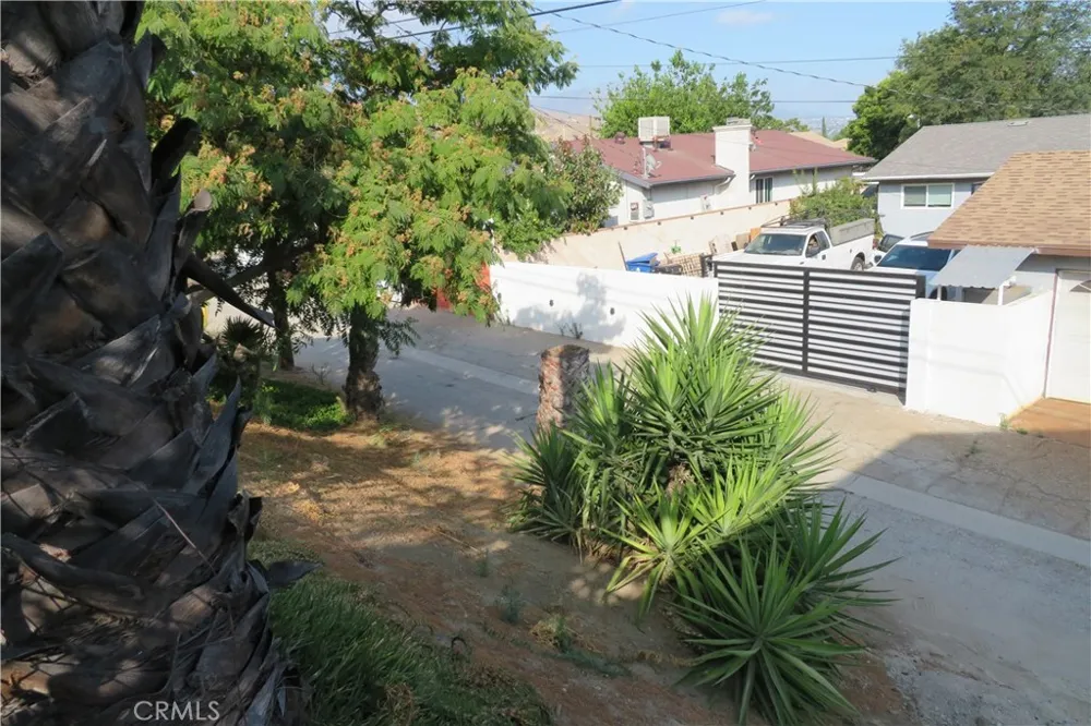 11666 Remington Sylmar, CA 91342