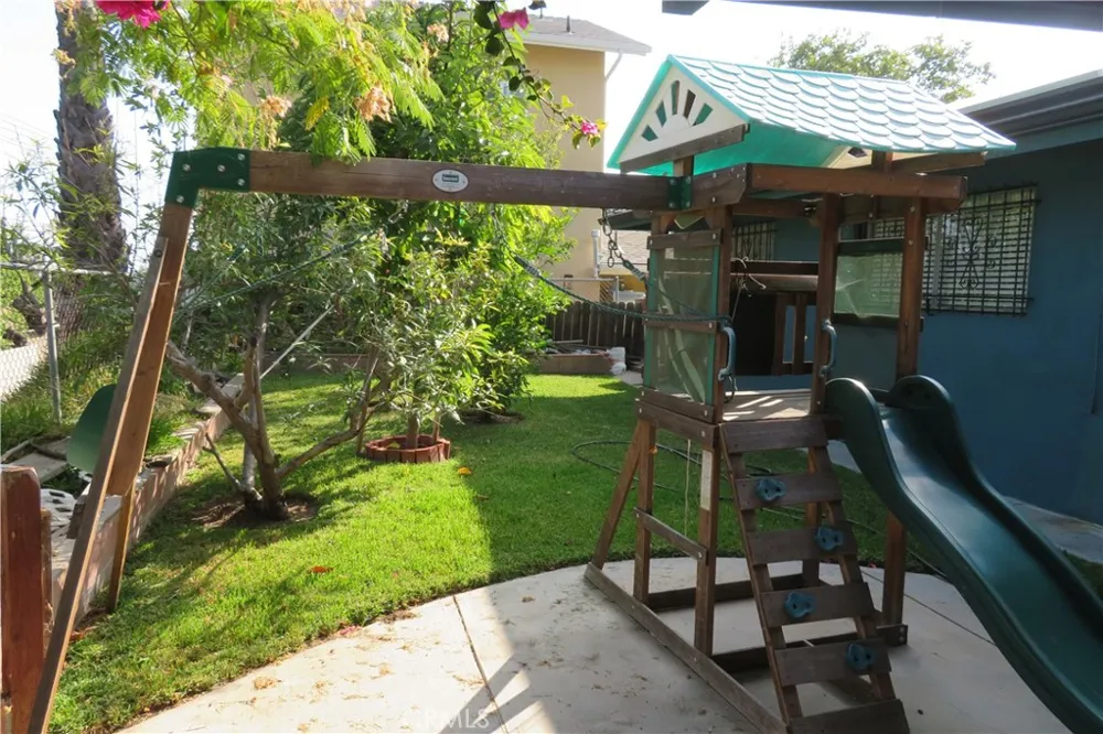 11666 Remington Sylmar, CA 91342