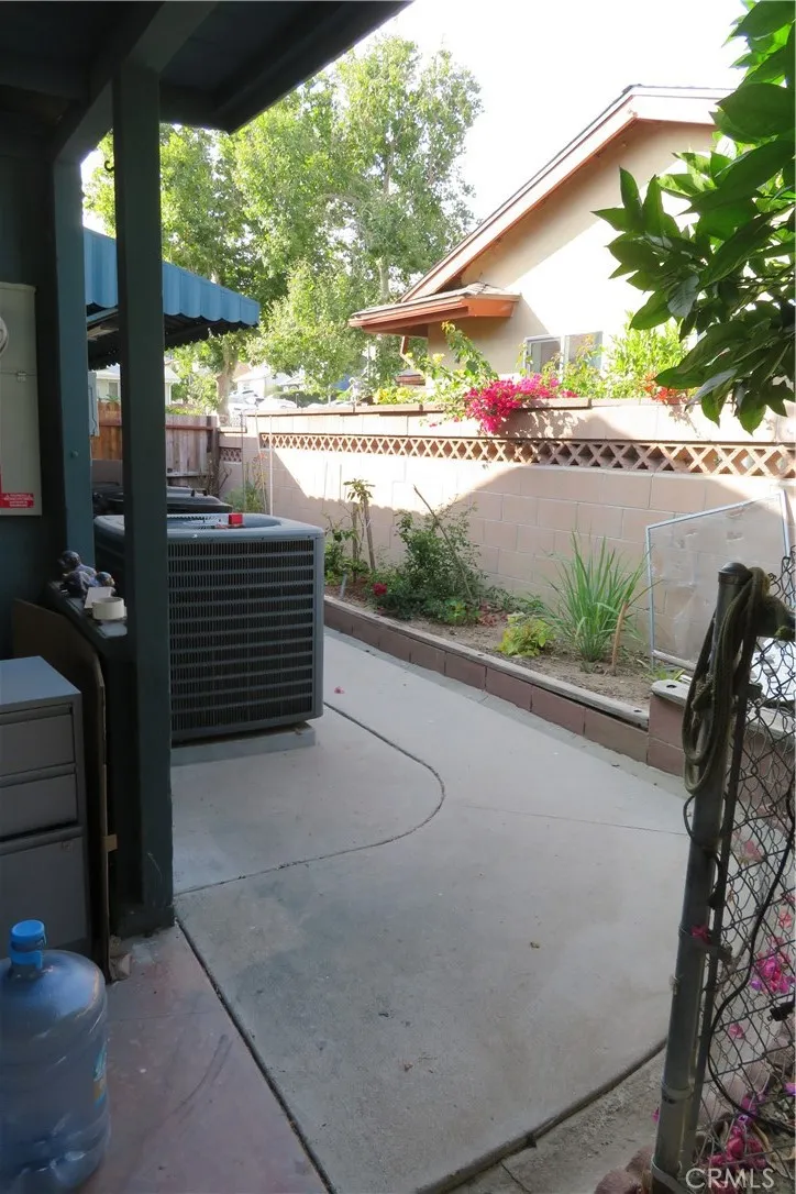 11666 Remington Sylmar, CA 91342