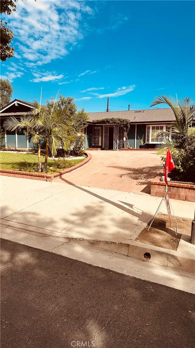 11666 Remington Sylmar, CA 91342