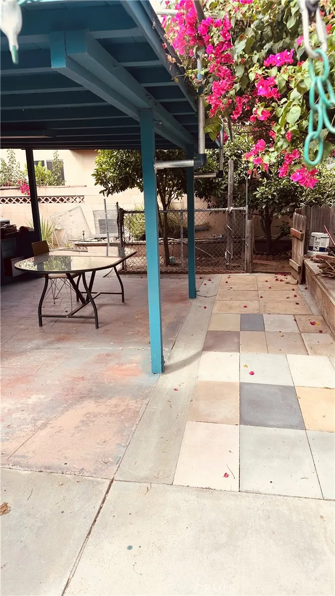 11666 Remington Sylmar, CA 91342