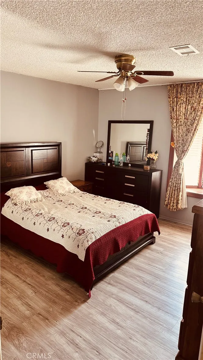 11666 Remington Sylmar, CA 91342
