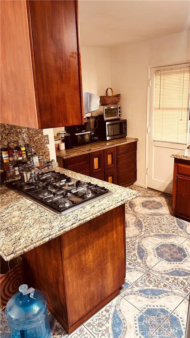11666 Remington Sylmar, CA 91342