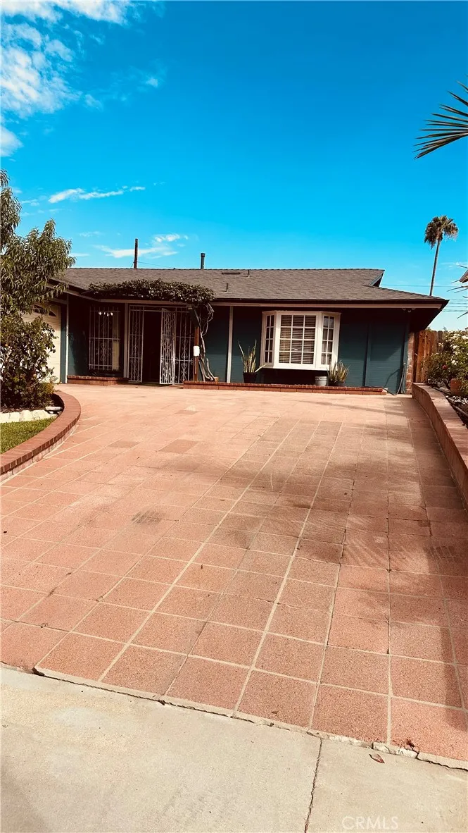 11666 Remington Sylmar, CA 91342