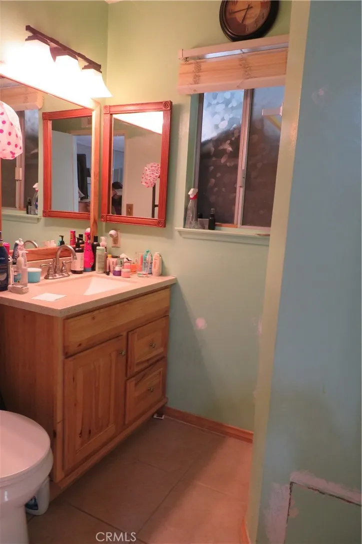 11666 Remington Sylmar, CA 91342